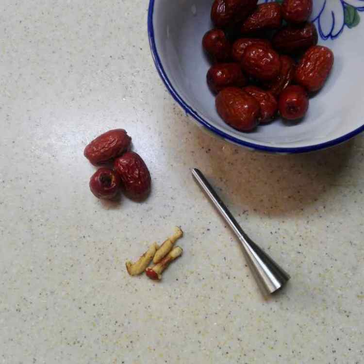 酒酿乌骨鸡汤步骤3