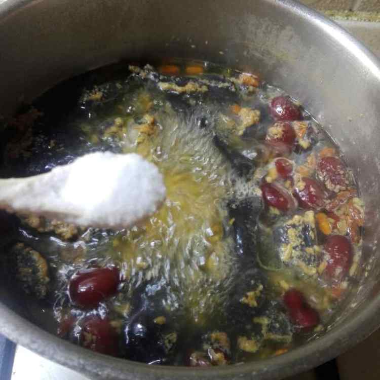 酒酿乌骨鸡汤步骤8