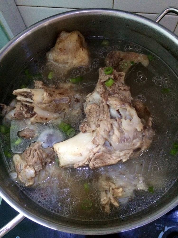 棒骨汤步骤6