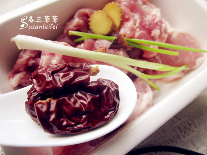 山药薏米炖排骨步骤2
