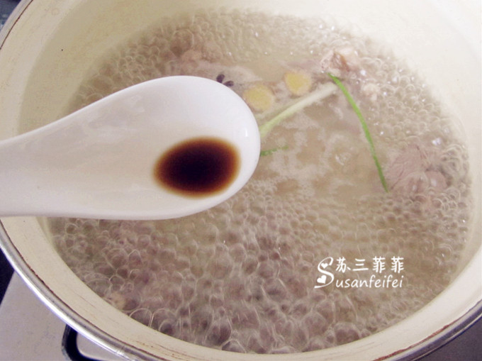 山药薏米炖排骨步骤3