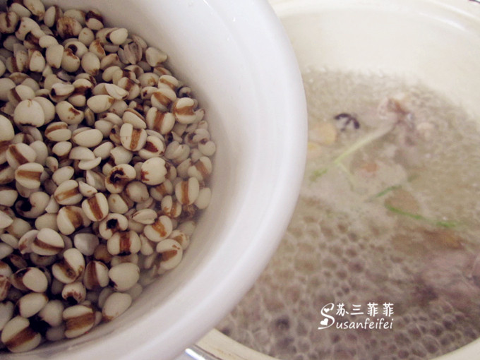 山药薏米炖排骨步骤5