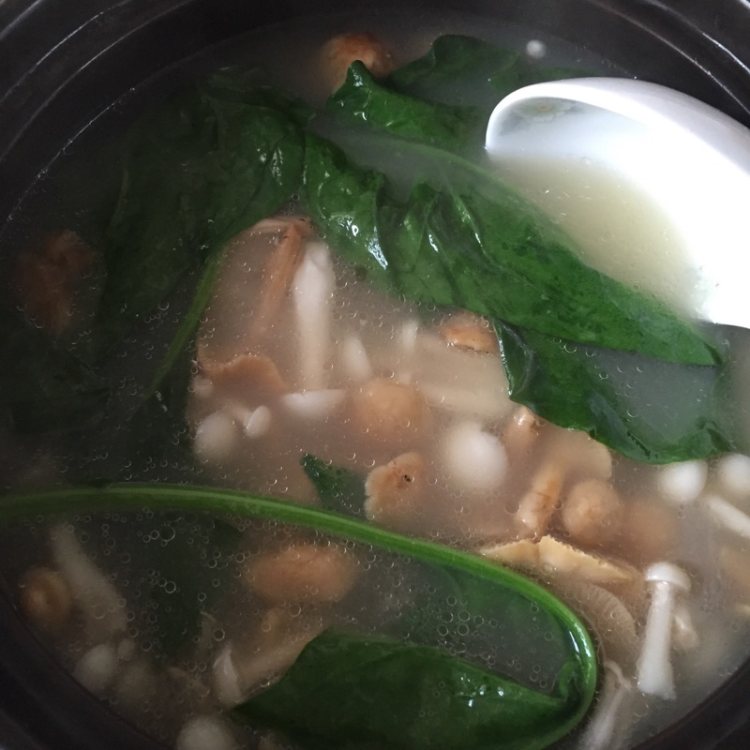 美味菌菇汤步骤9