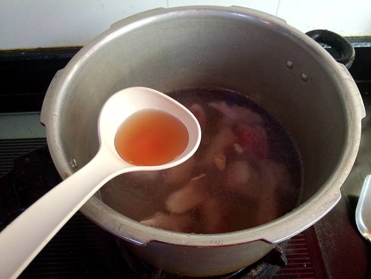 石笋干炖鸭腿步骤6