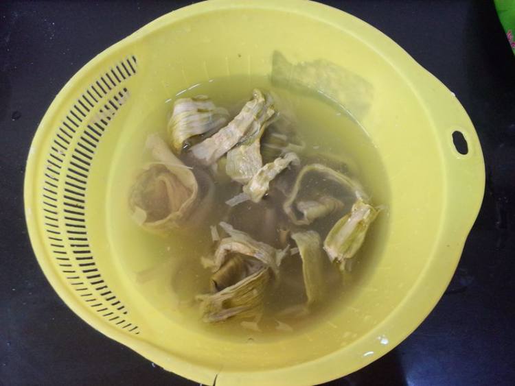 石笋干炖鸭腿步骤3