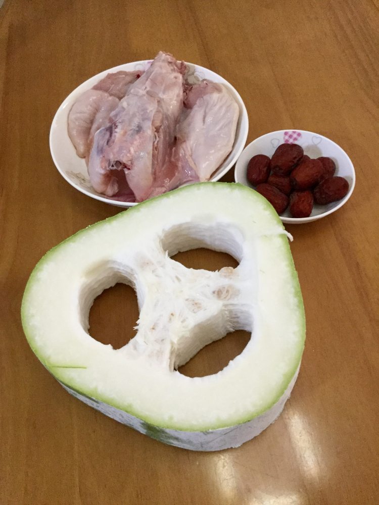 冬瓜鸡汤步骤1