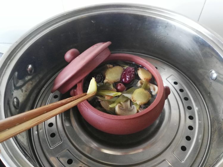 汽锅菌菇乌鸡步骤10