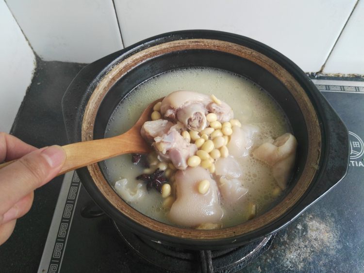 黄豆煲猪蹄步骤8