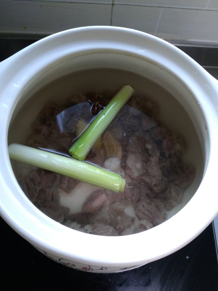 白萝卜牛肉汤步骤4