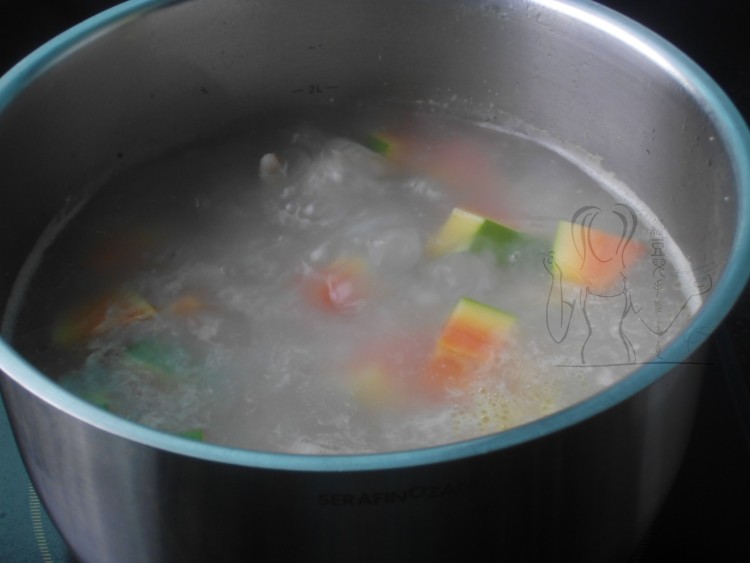 木瓜雪梨养颜汤步骤6