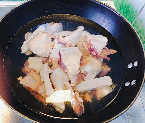 虫草炖老鸭步骤3