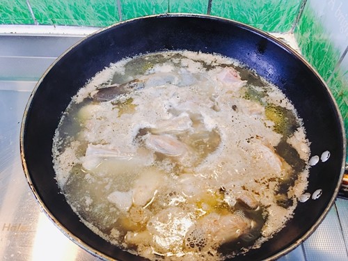 虫草炖老鸭步骤4