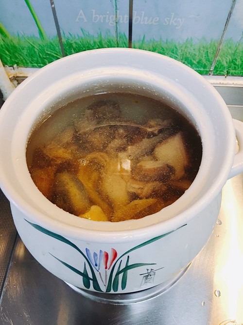 虫草炖老鸭步骤6
