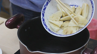 猴头菇虫草花竹笙汤步骤5