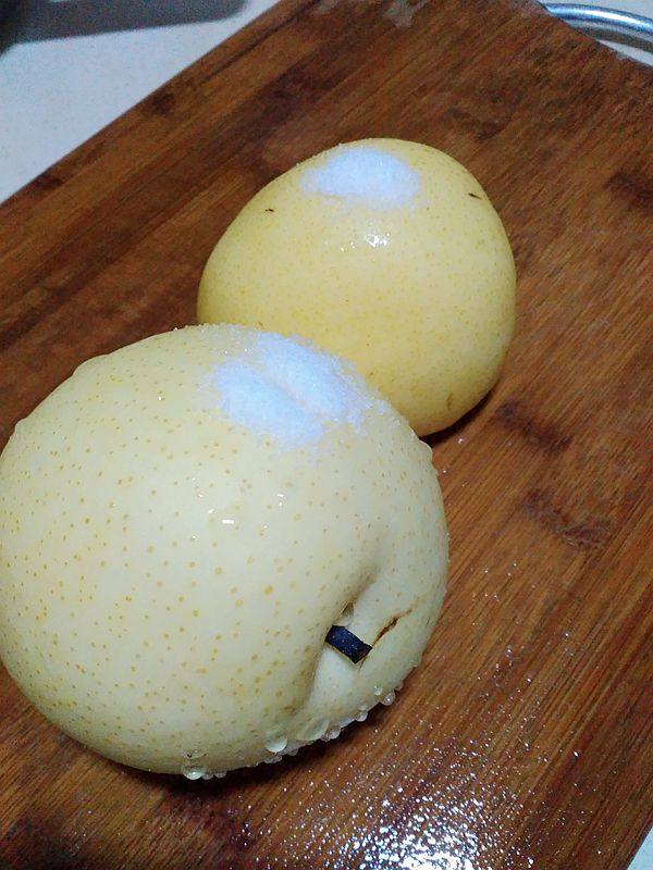 南北杏无花果雪梨汤步骤2