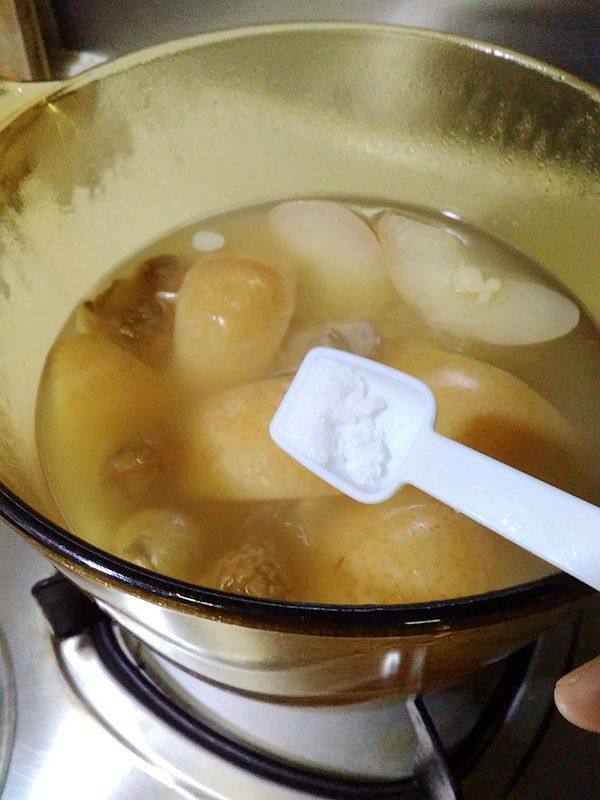 南北杏无花果雪梨汤步骤7