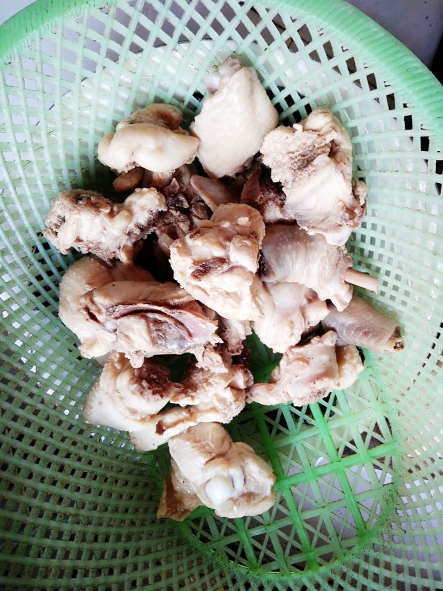 山药炖鸡汤步骤5