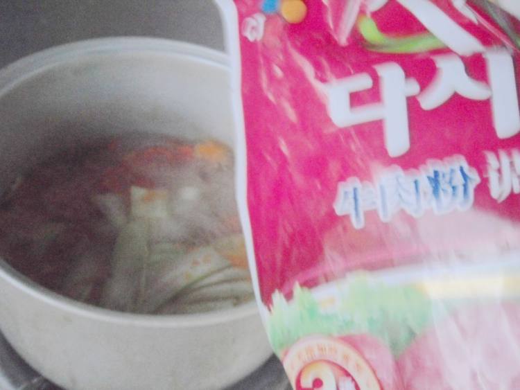 番茄瓜片汤步骤7
