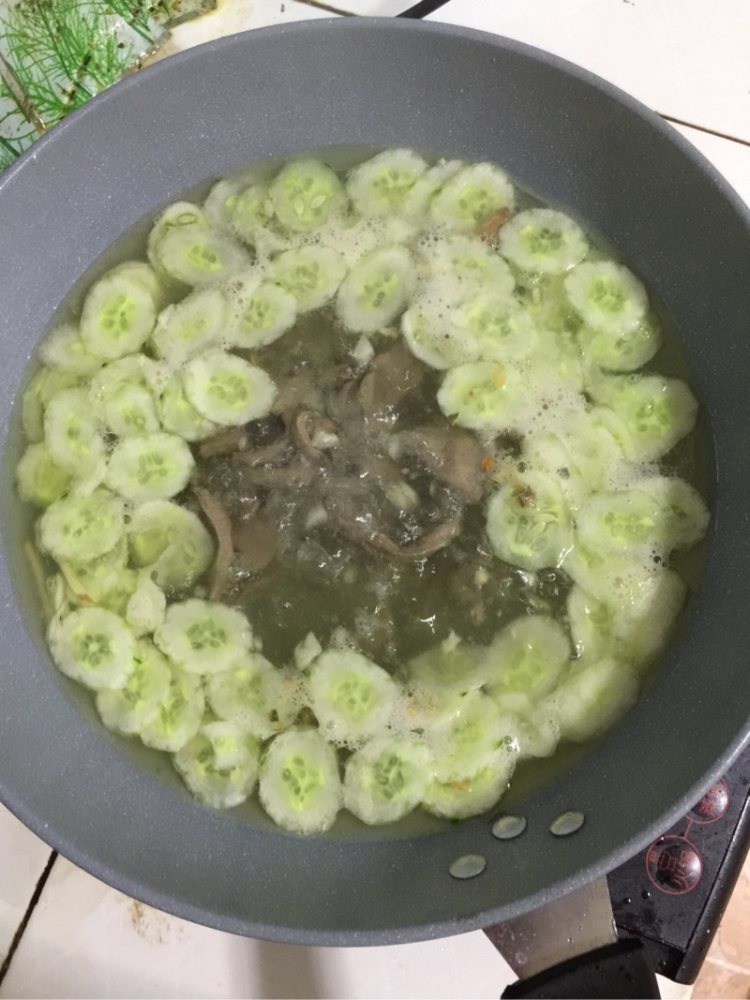 黄瓜猪肝汤步骤8