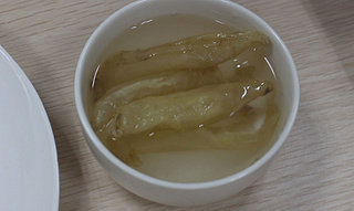 姬松茸花胶西施汤步骤2