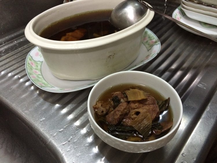 菜干猪肺汤步骤10