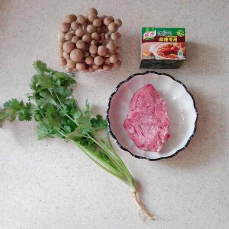 蟹味菇牛肉汤步骤1