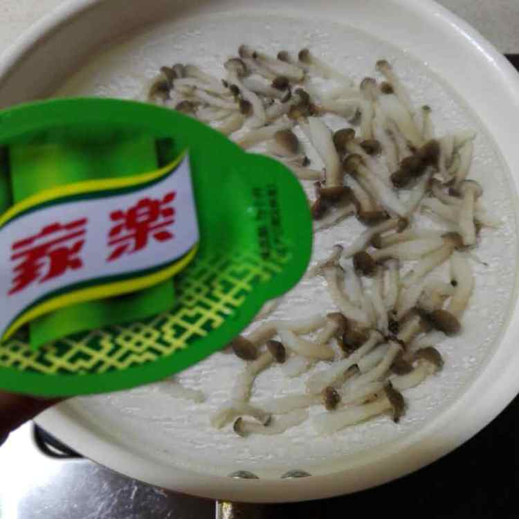 蟹味菇牛肉汤步骤6