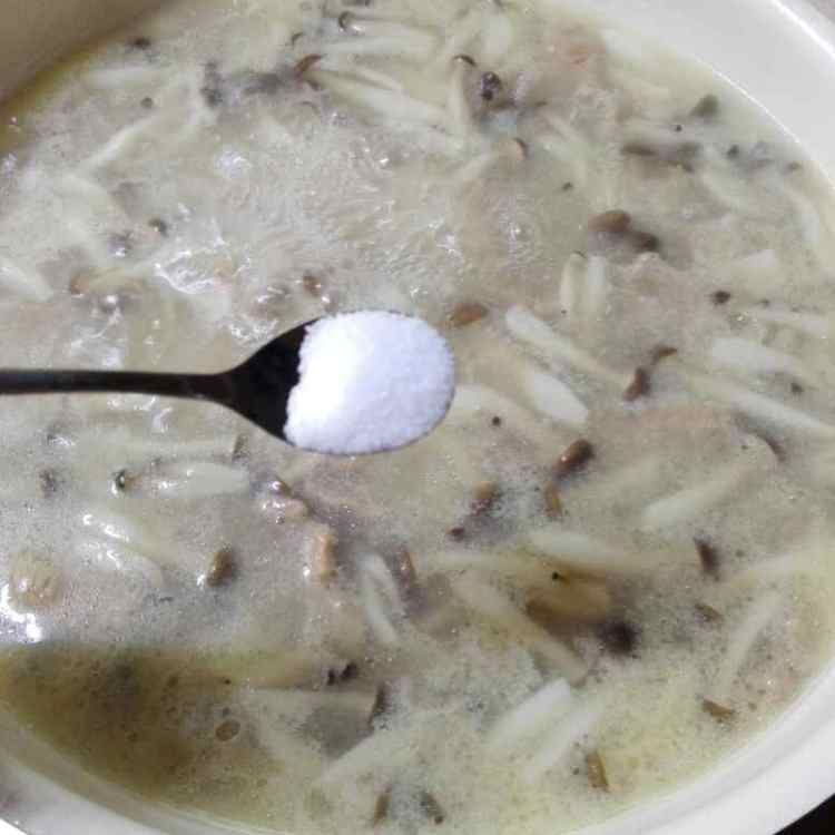 蟹味菇牛肉汤步骤8