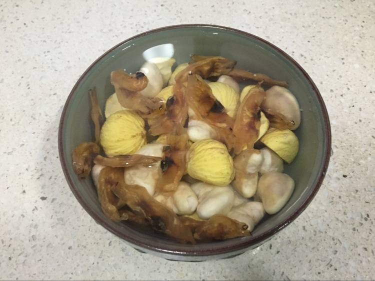 时蔬蛏干汤步骤2