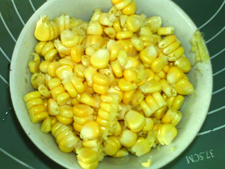 腊肠玉米浓汤步骤2