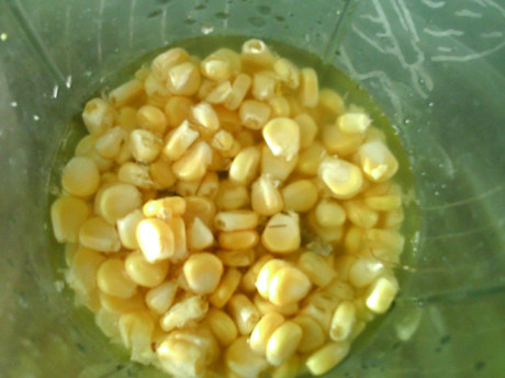 腊肠玉米浓汤步骤4
