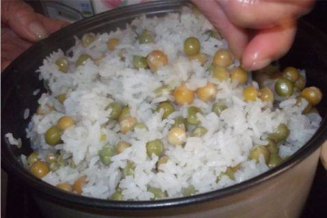 焖麦豆饭步骤4