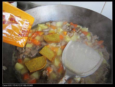 咖喱牛腩饭步骤9