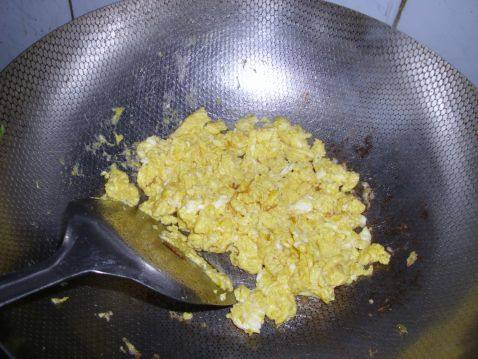 家常蛋炒饭步骤2