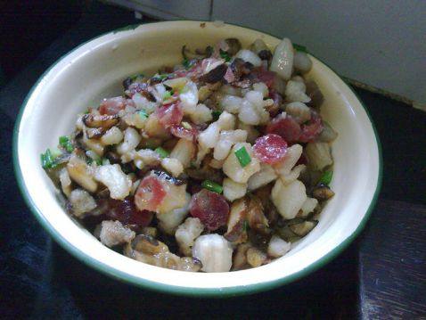 三鲜菱角炒饭步骤4