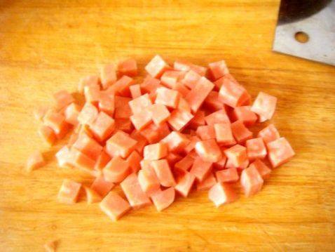 三文肉肠蛋炒饭步骤5