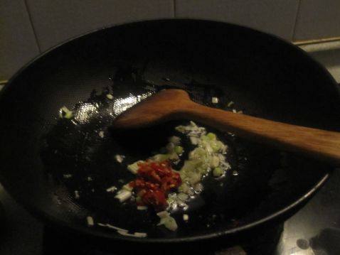 金包银蛋炒饭步骤2