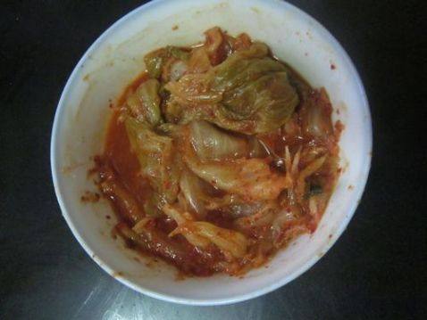 辣白菜炒饭步骤1