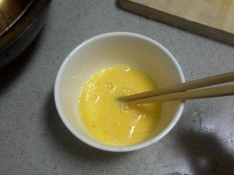 虾仁蛋炒饭步骤4