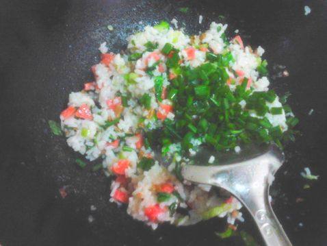 葱香干豆角火腿炒饭步骤8