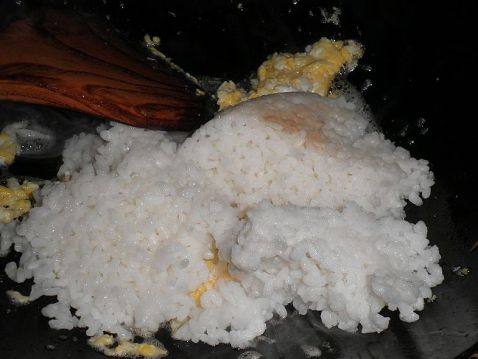 酱油炒饭步骤6
