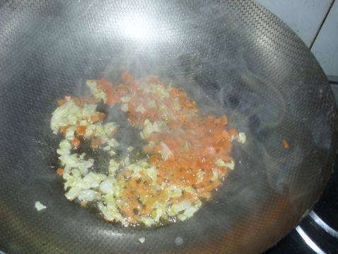 玉米火腿炒饭步骤3