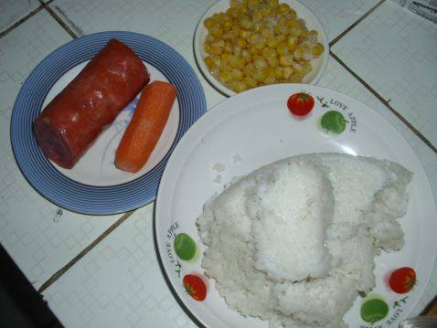 玉米火腿炒饭步骤1