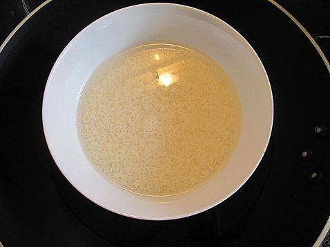 腊肉蒸糯米饭步骤2