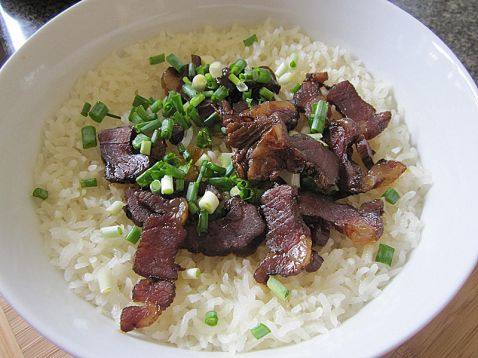 腊肉蒸糯米饭步骤6