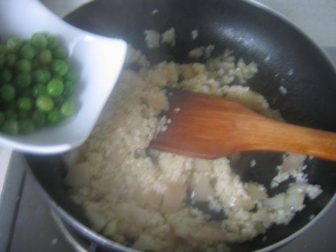 金色方腿青豆炒饭步骤4
