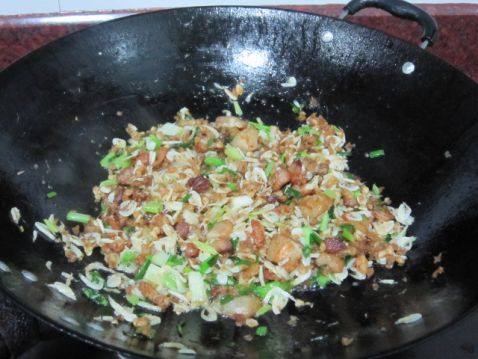 虾香菜脯蛋饭步骤8