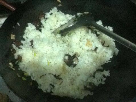 腊肠蛋炒饭步骤10