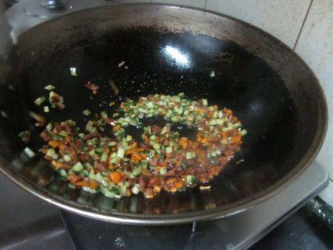 扬州炒饭步骤10