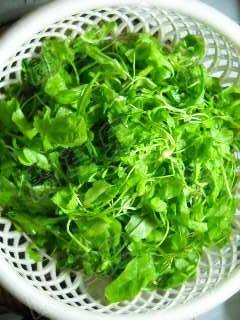 荠菜莲藕烫饭步骤1